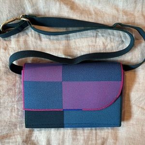 Rothy’s Frosted Berry belt bag EUC